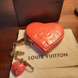 Authentic Louis Vuitton Heart Coin-Vernis - Orange